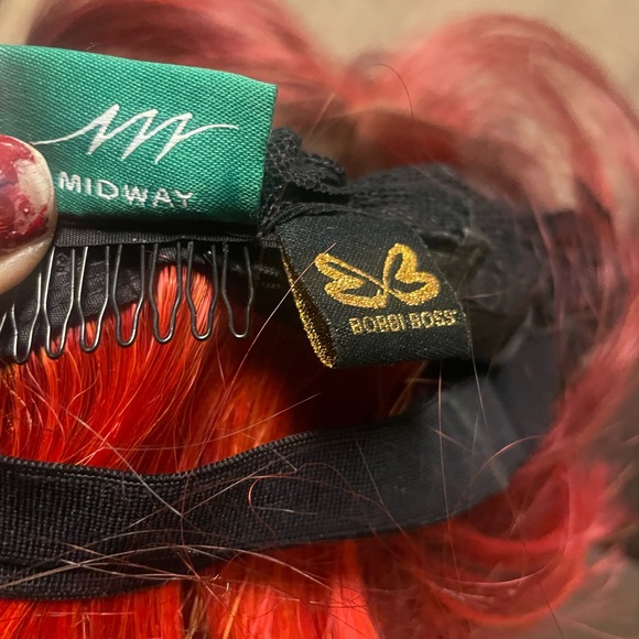 Bobbi Boss wig - Picture 3 of 6